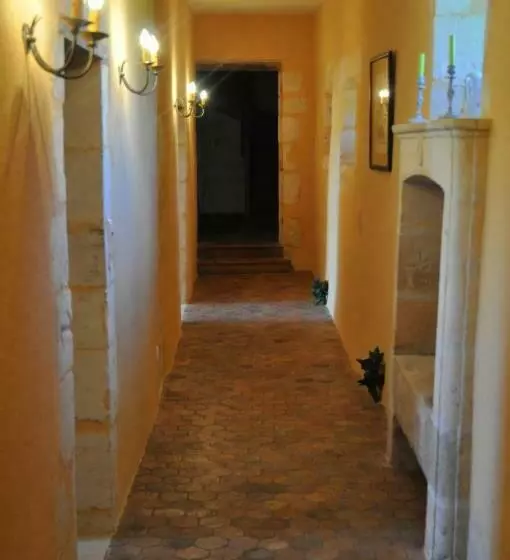 Aamiaismajoitus (B&B) Château La Gentilhommière Du Puits Notre Dame 30 Rue De L église 24110 Saint Léon Sur L Isle