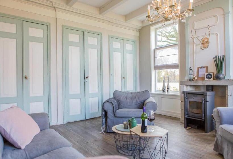 Bed and Breakfast De Friese Wouden