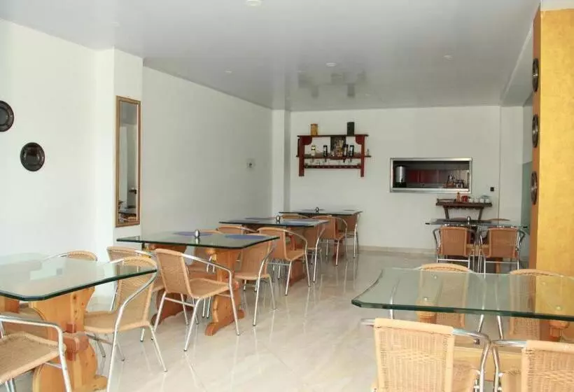 Hotelli 80 Real
