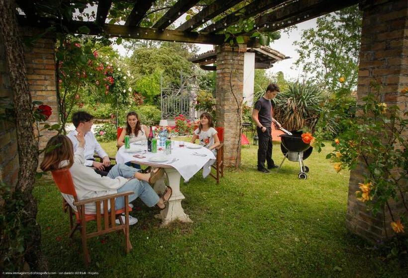 Отель All Antica Scuderia Del Castello