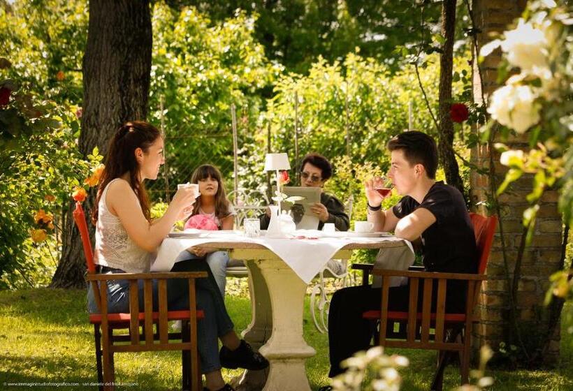 Отель All Antica Scuderia Del Castello