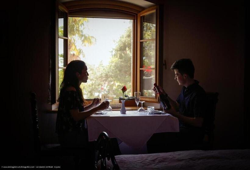 Отель All Antica Scuderia Del Castello