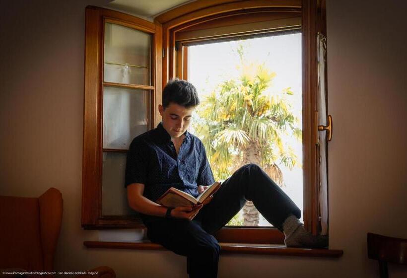 Отель All Antica Scuderia Del Castello