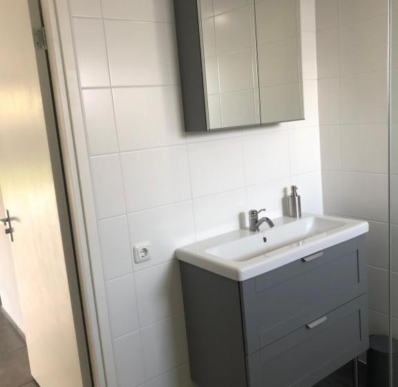 민박 De Oude Schuur