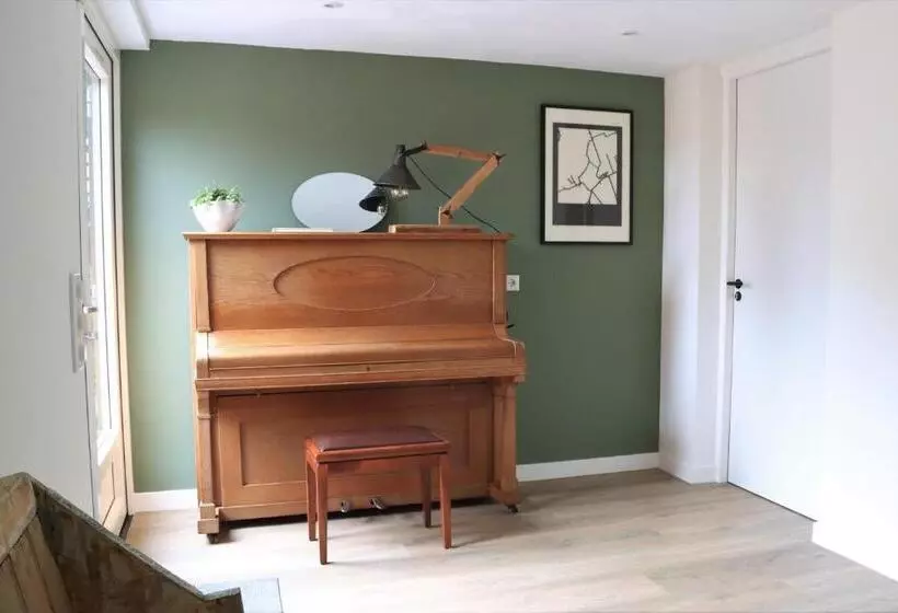 ベッドアンドブレックファースト Doezumertocht