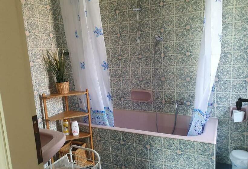 Bed and Breakfast Golden Hill Big Rooms With Kitchen And Garden