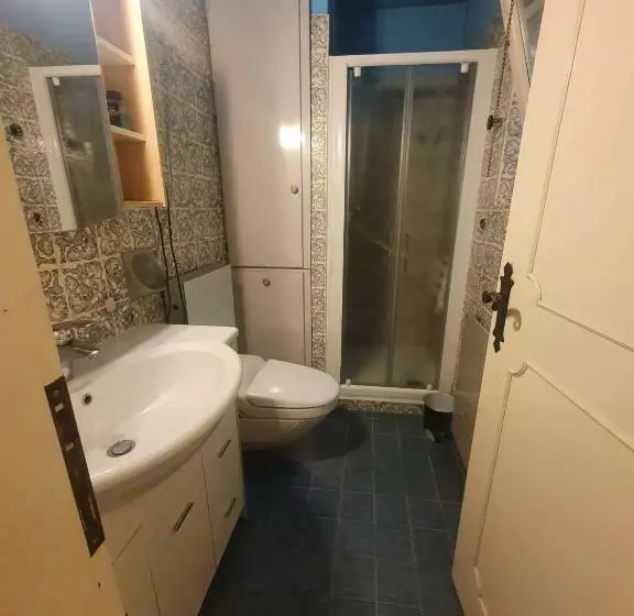 Aamiaismajoitus (B&B) Golden Hill   Big Rooms With Kitchen And Garden