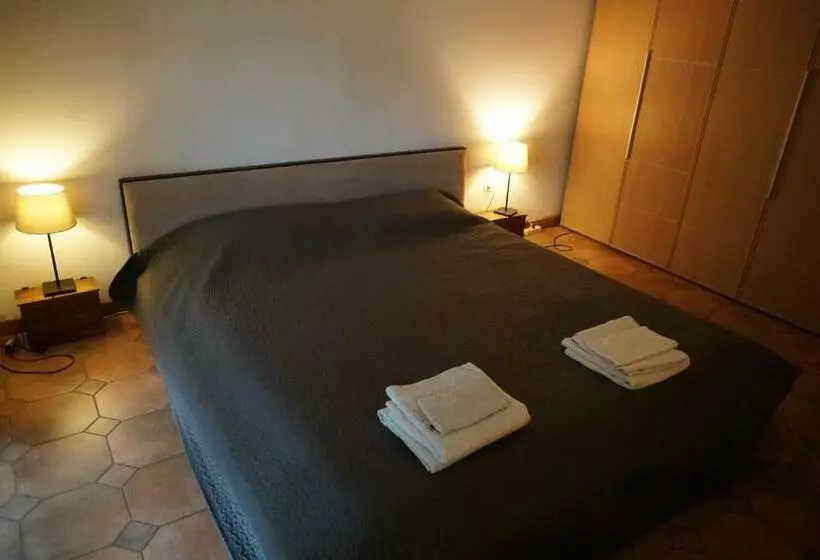 Aamiaismajoitus (B&B) Golden Hill   Big Rooms With Kitchen And Garden