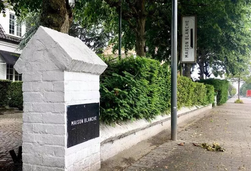 Aamiaismajoitus (B&B) Maison Blanche