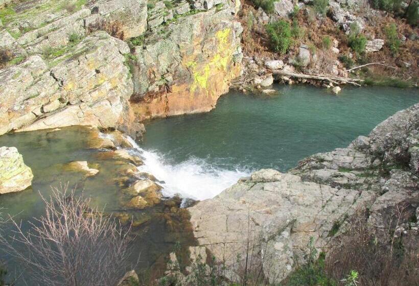 Отель Casas De Campo De Vale De Junco