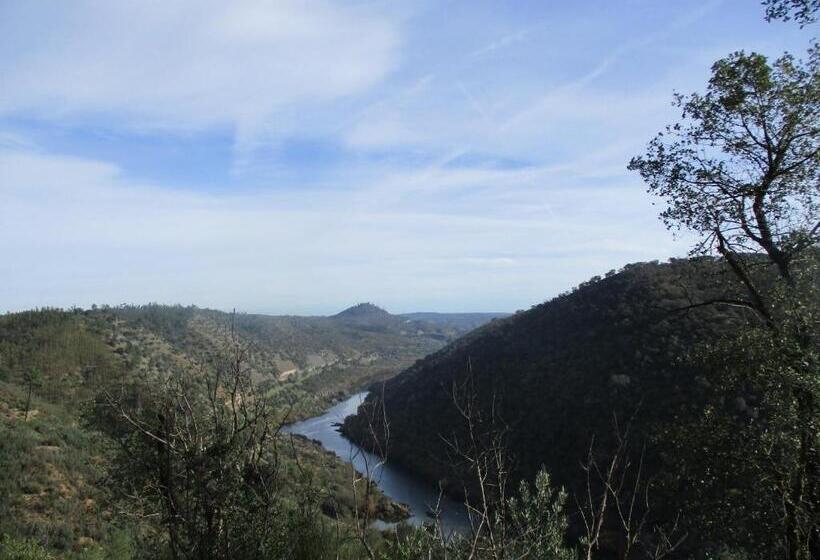 Отель Casas De Campo De Vale De Junco