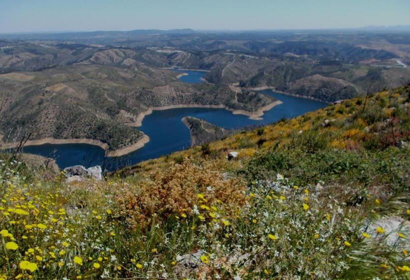 Отель Casas De Campo De Vale De Junco