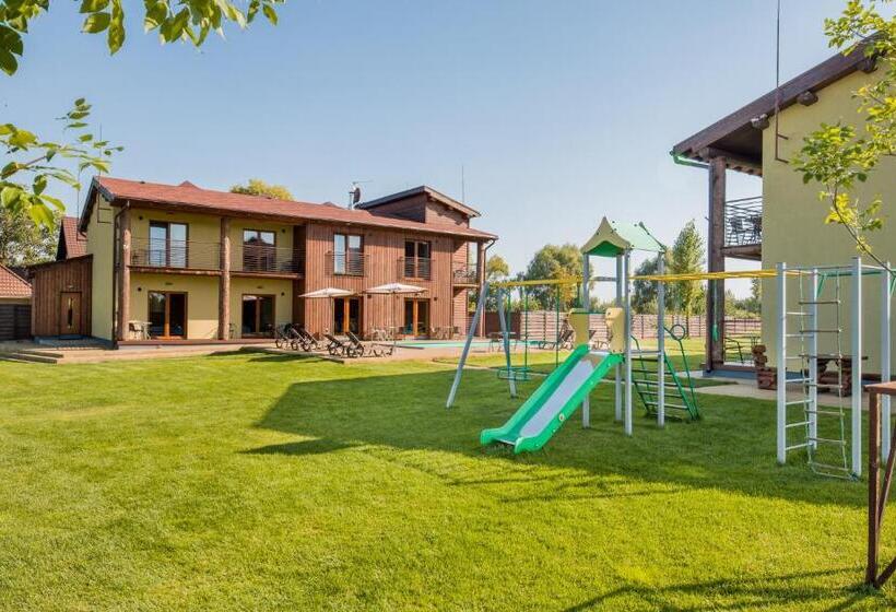 בית מלון כפרי Eden Resort