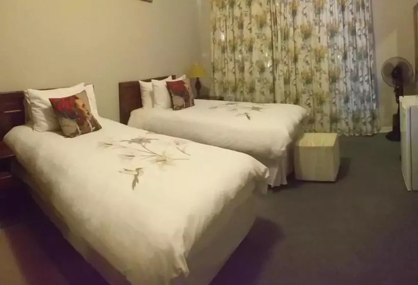 Hotelli Kwa Dlamathe Guesthouse