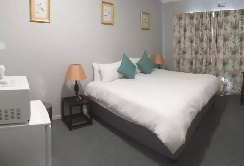 Hotelli Kwa Dlamathe Guesthouse