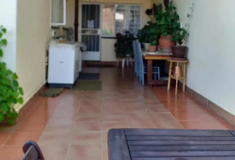 Hotelli Kwa Dlamathe Guesthouse