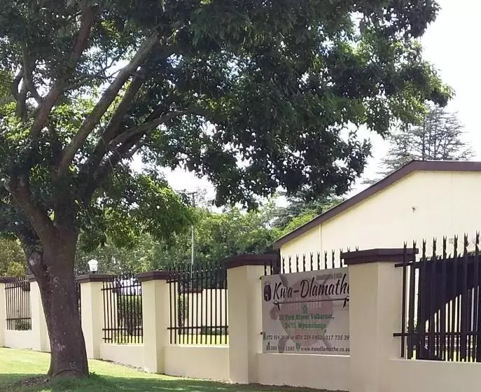 Hotelli Kwa Dlamathe Guesthouse