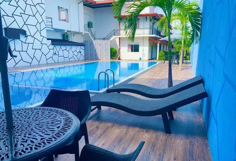 Hotelli Ruwanara Royal Majestry