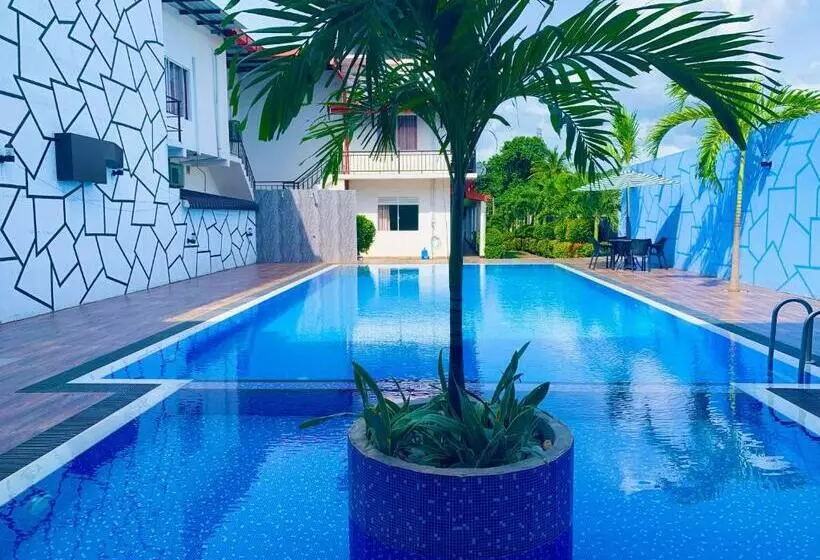 Hotelli Ruwanara Royal Majestry