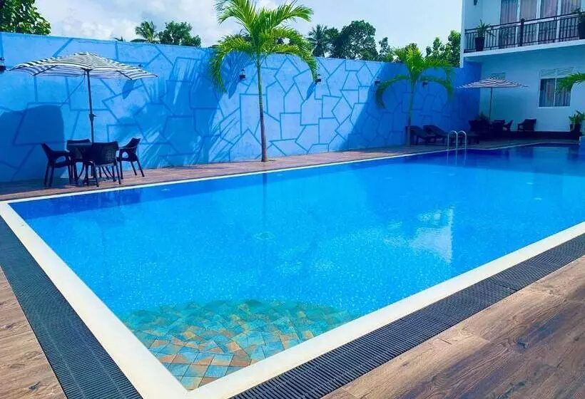 Hotelli Ruwanara Royal Majestry