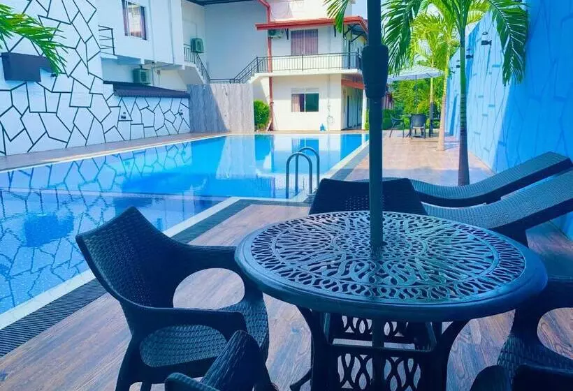 Hotelli Ruwanara Royal Majestry