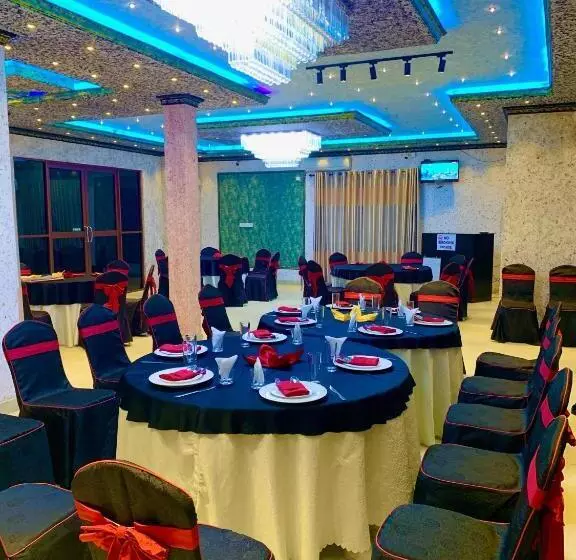 Hotelli Ruwanara Royal Majestry