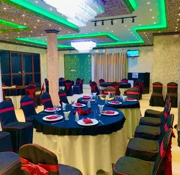 Hotelli Ruwanara Royal Majestry