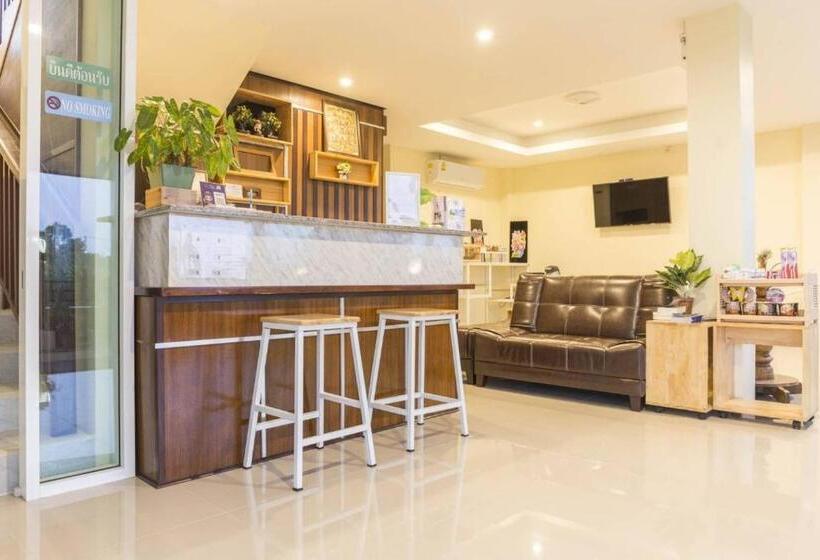 בית מלון כפרי Yaibua