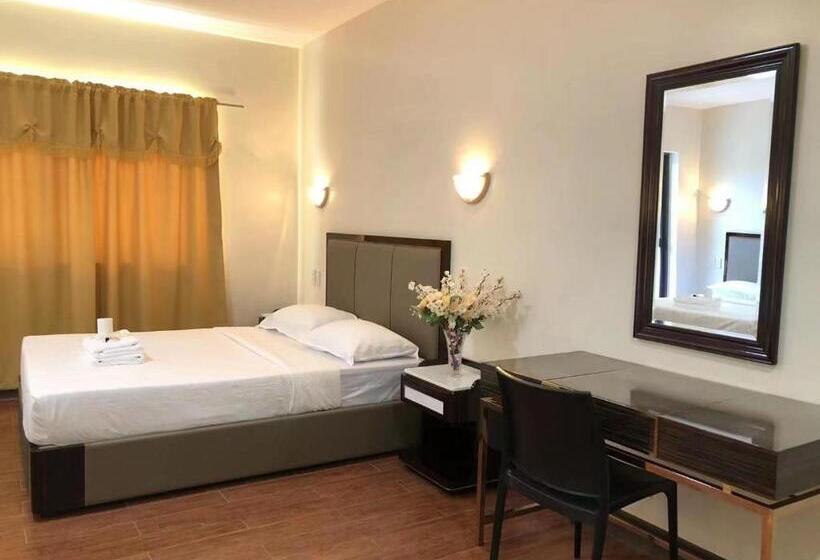 Meaco Royal Hotel  Aparri