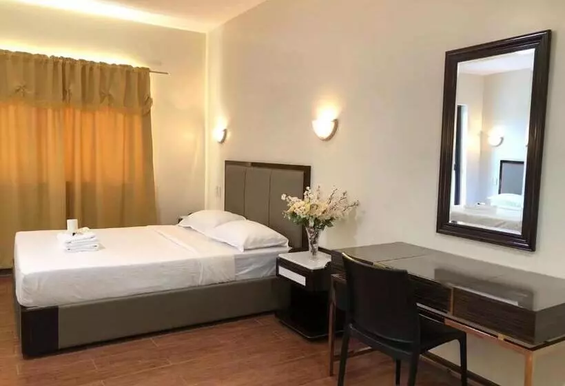 Meaco Royal Hotel  Aparri