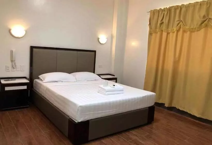 Meaco Royal Hotel  Aparri