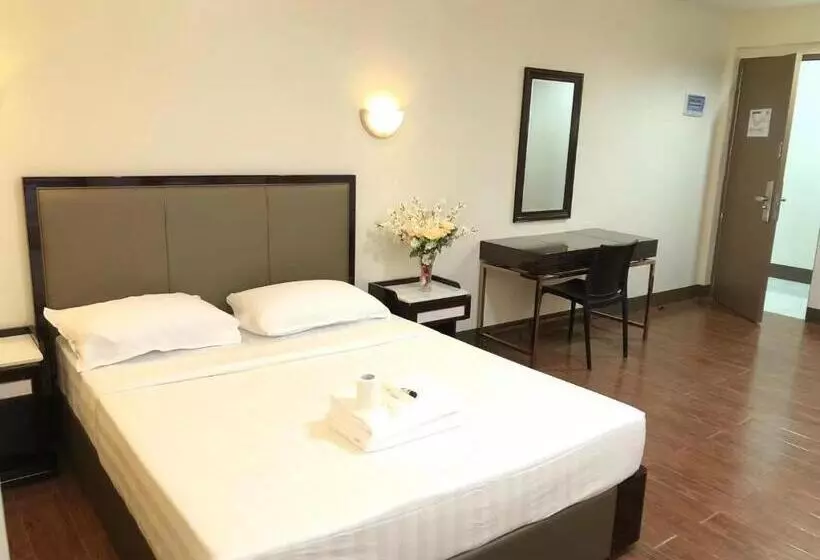 Meaco Royal Hotel  Aparri