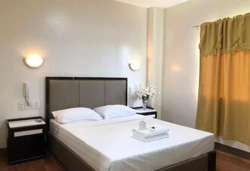 Meaco Royal Hotel  Aparri