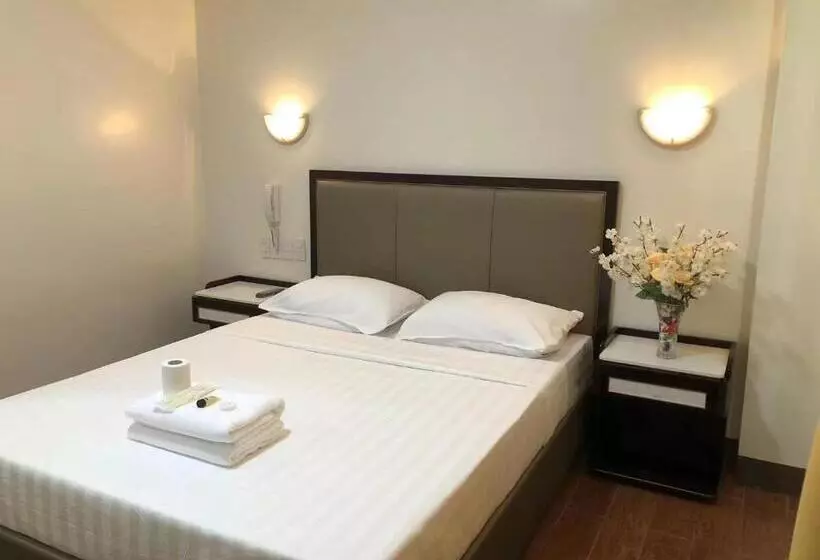 Meaco Royal Hotel  Aparri