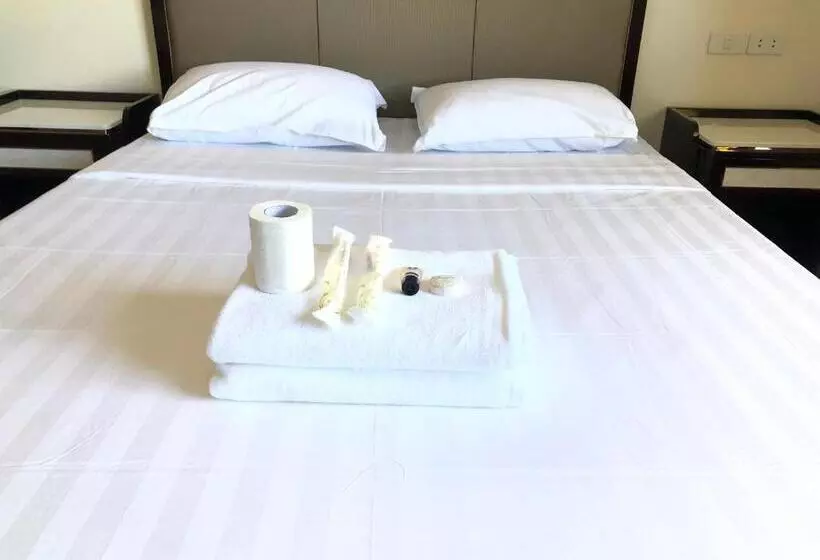 Meaco Royal Hotel  Aparri