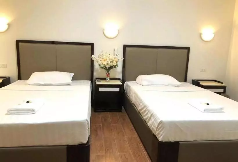 Meaco Royal Hotel  Aparri