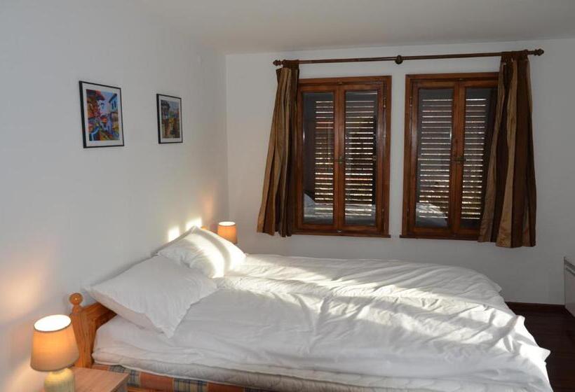 ペンション къща за гости марияна