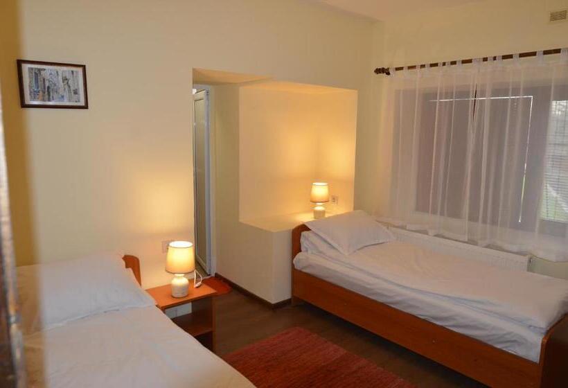 ペンション къща за гости марияна