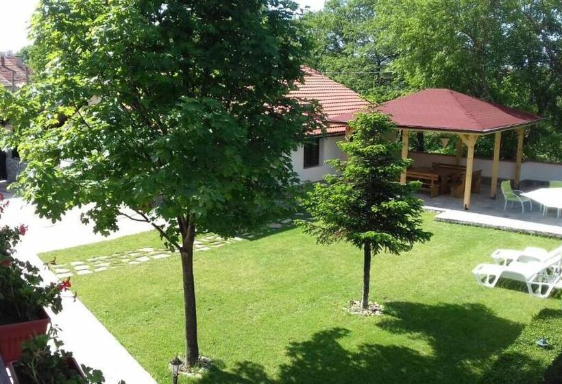 ペンション къща за гости марияна