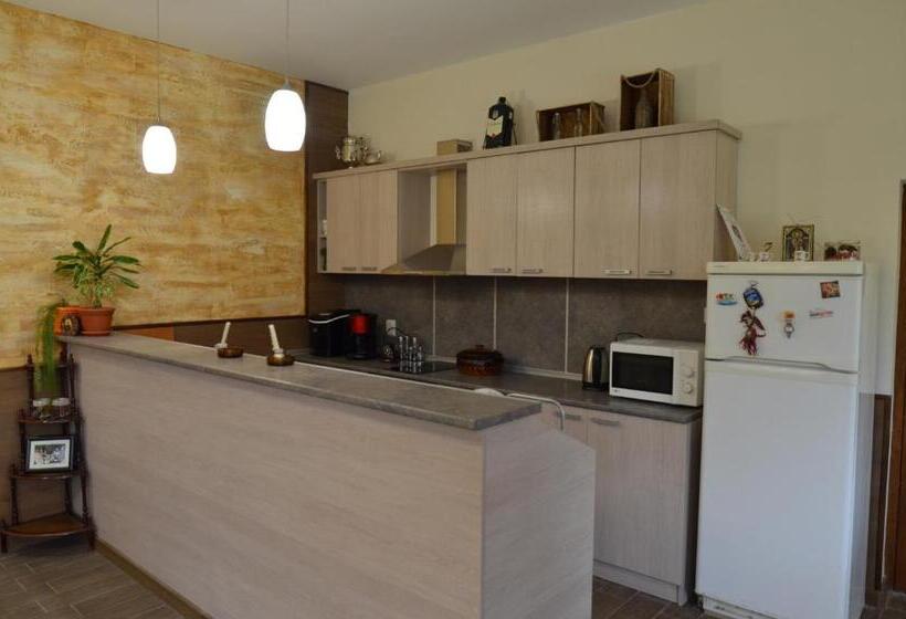 ペンション къща за гости марияна