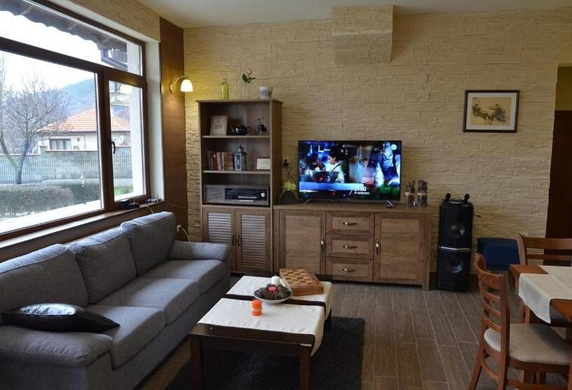 ペンション къща за гости марияна