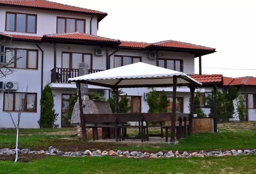 Majatalo Guest House Misha