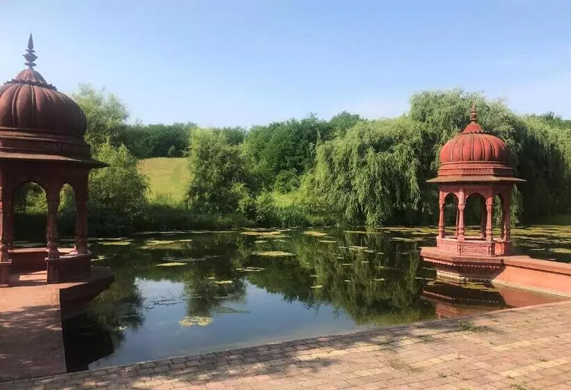 ペンション Gurudeva Bhavan