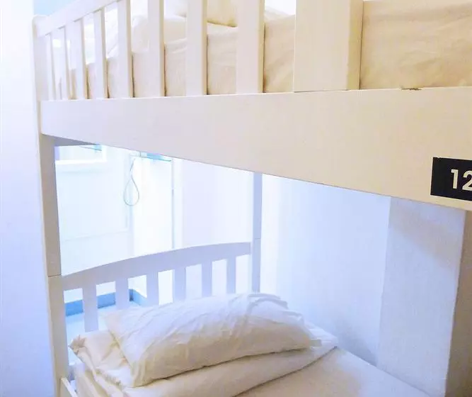 5footway.inn Project Bugis Hostel