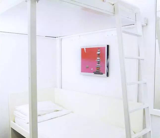 5footway.inn Project Bugis Hostel