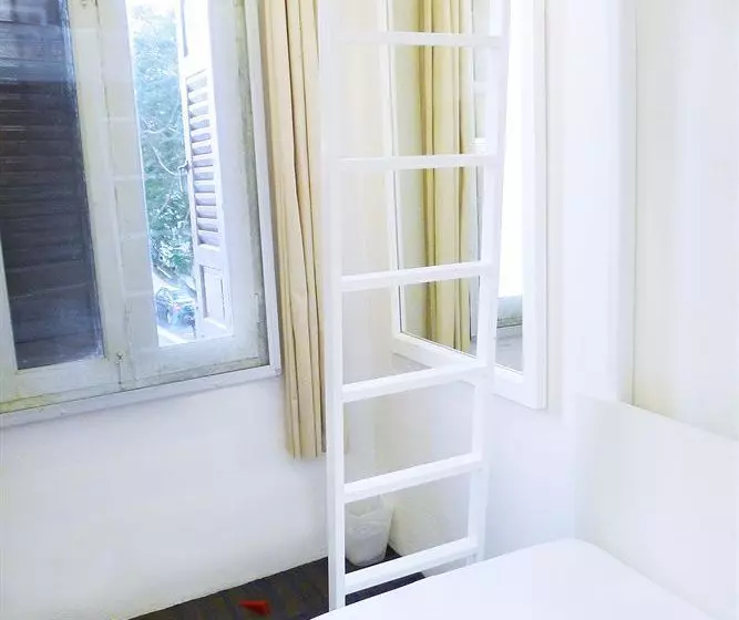 5footway.inn Project Bugis Hostel