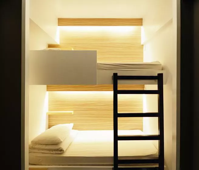 5footway.inn Project Bugis Hostel