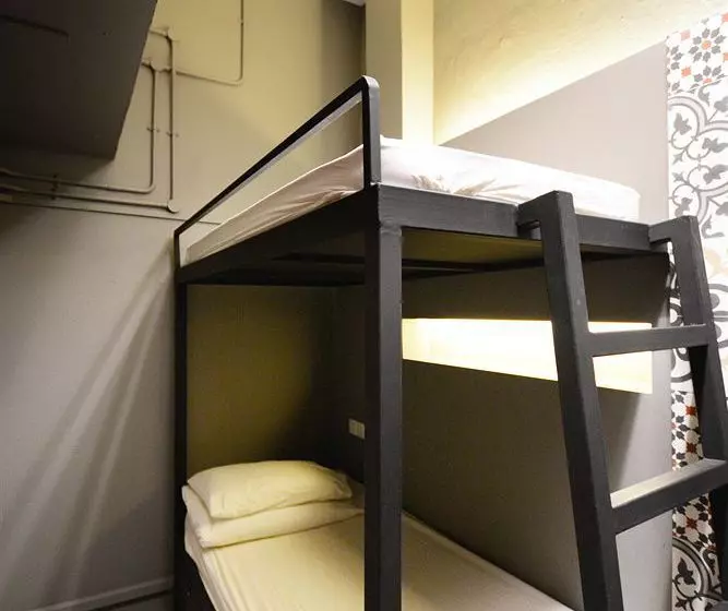 5footway.inn Project Bugis Hostel