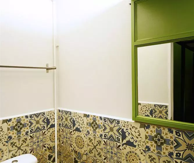 5footway.inn Project Bugis Hostel