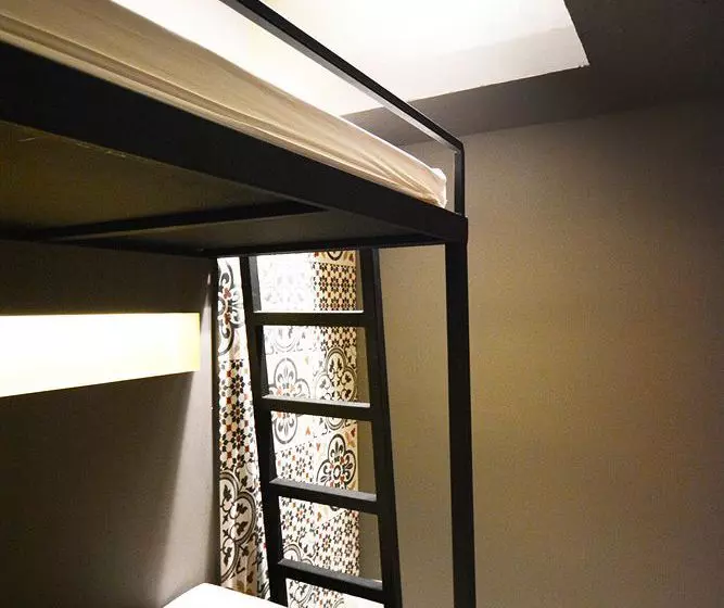 5footway.inn Project Bugis Hostel